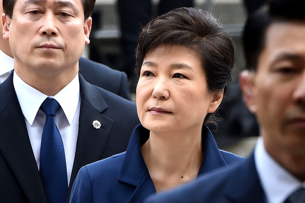 Park Geun-hye, ex-presidente da Coréia do Sul, indo para a audiência que decidirá se ela será presa por corrupção e abuso de poder - 30/03/2017