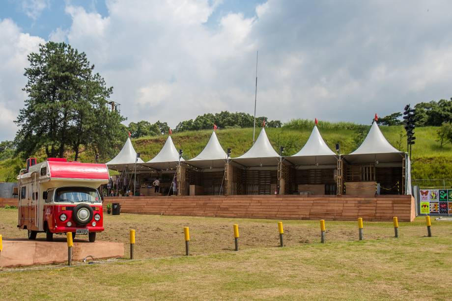 Últimos preparativos para o Lollapalooza 2017 no autódromo de Interlagos, Zona Sul de São Paulo