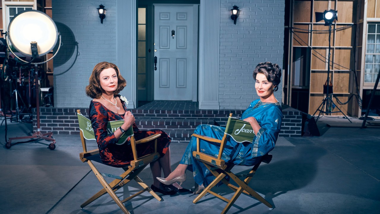 AMOR E ÓDIO - Susan Sarandon e Jessica Lange posam nas filmagens de 'Feud': sorrisos dissimulados diante das câmeras, caneladas sem trégua nos bastidores