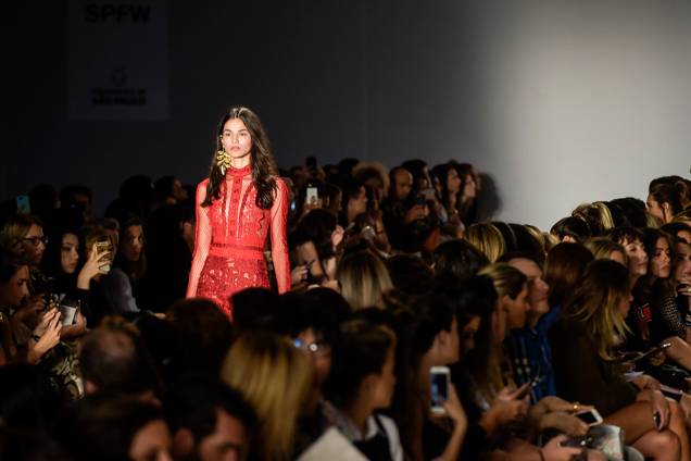 Desfile da estilista Fabiana Milazzo durante a São Paulo Fashion Week N43, na Bienal do Ibirapuera Desfile da estilista Fabiana Milazzo durante a São Paulo Fashion Week N43, na Bienal do Ibirapuera