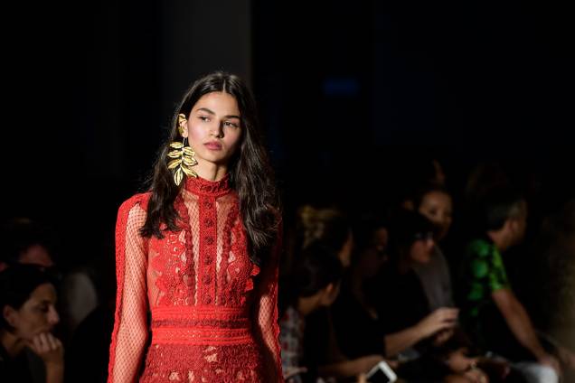 Desfile da estilista Fabiana Milazzo durante a São Paulo Fashion Week N43, na Bienal do Ibirapuera Desfile da estilista Fabiana Milazzo durante a São Paulo Fashion Week N43, na Bienal do Ibirapuera