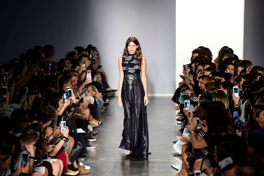 Desfile da estilista Fabiana Milazzo durante a São Paulo Fashion Week N43, na Bienal do Ibirapuera