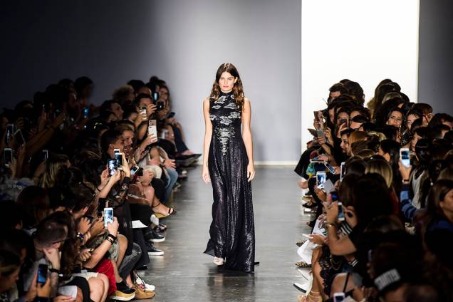 Desfile da estilista Fabiana Milazzo durante a São Paulo Fashion Week N43, na Bienal do Ibirapuera Desfile da estilista Fabiana Milazzo durante a São Paulo Fashion Week N43, na Bienal do Ibirapuera