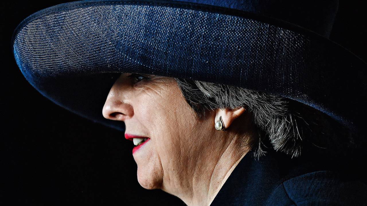 OPÇÃO DURA - Theresa May, a premiê britânica, tem dois anos para negociar a saída e um substituto do mercado comum