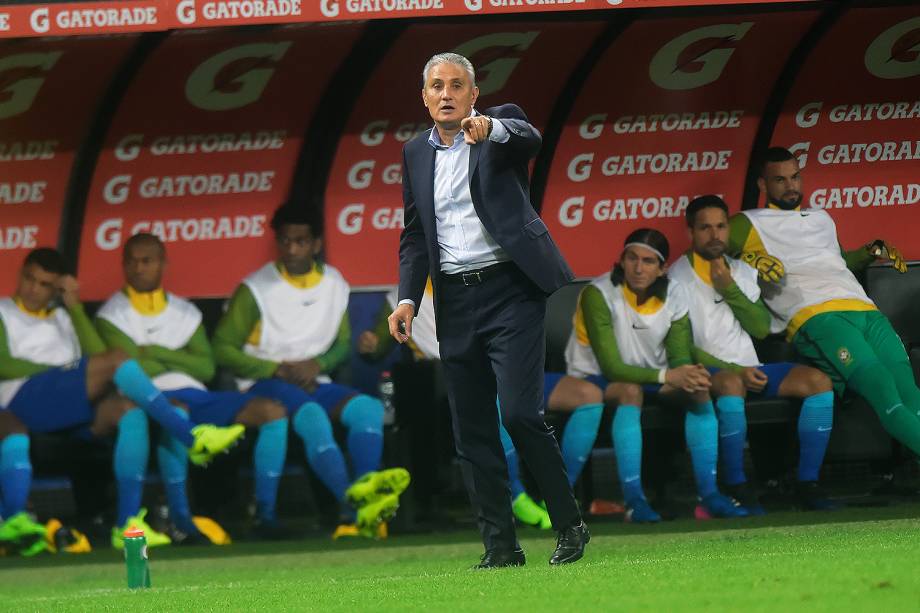 O técnico Tite da seleção brasileira durante partida contra o Paraguai no Itaquerão