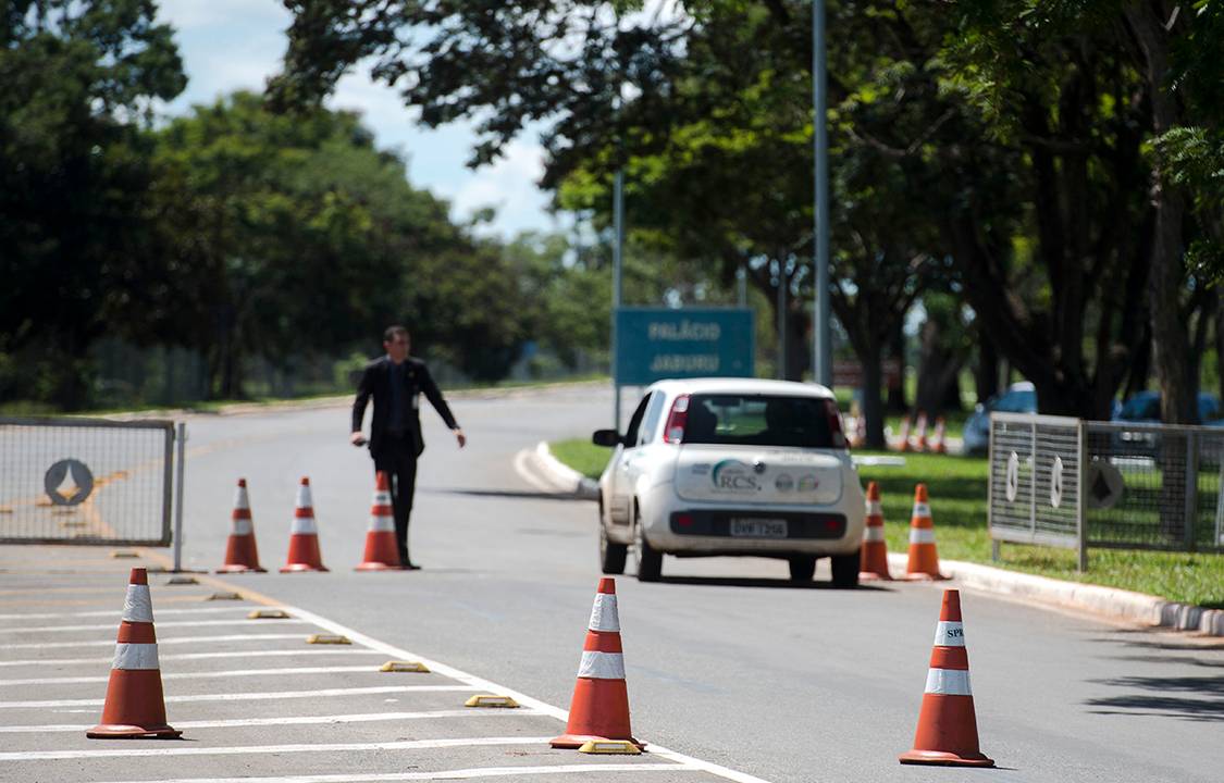 Via de acesso ao Palácio do Jaburu, em Brasília