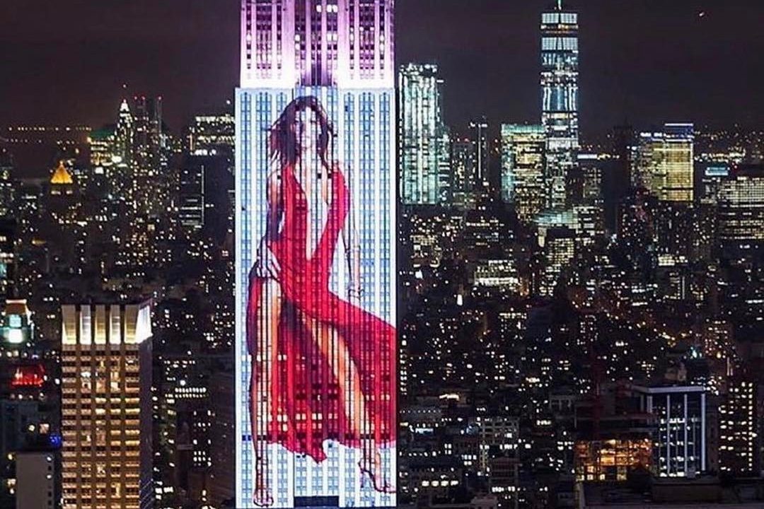 Gisele Bündchen é projetada no Empire State Building, em Manhattan