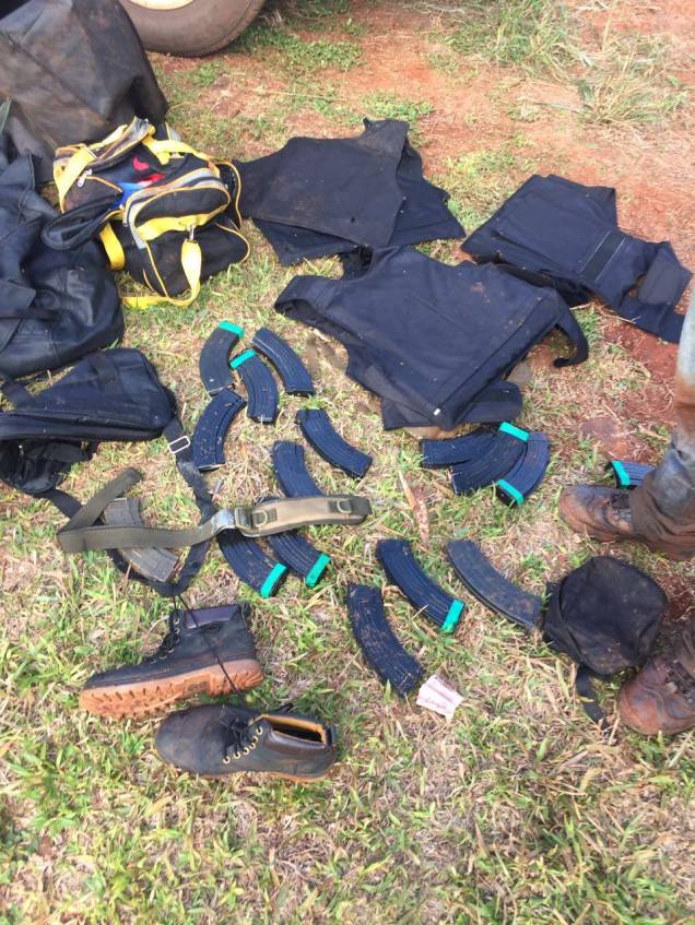 Equipamentos dos criminosos apreendidos pela polícia Equipamentos dos criminosos apreendidos pela polícia