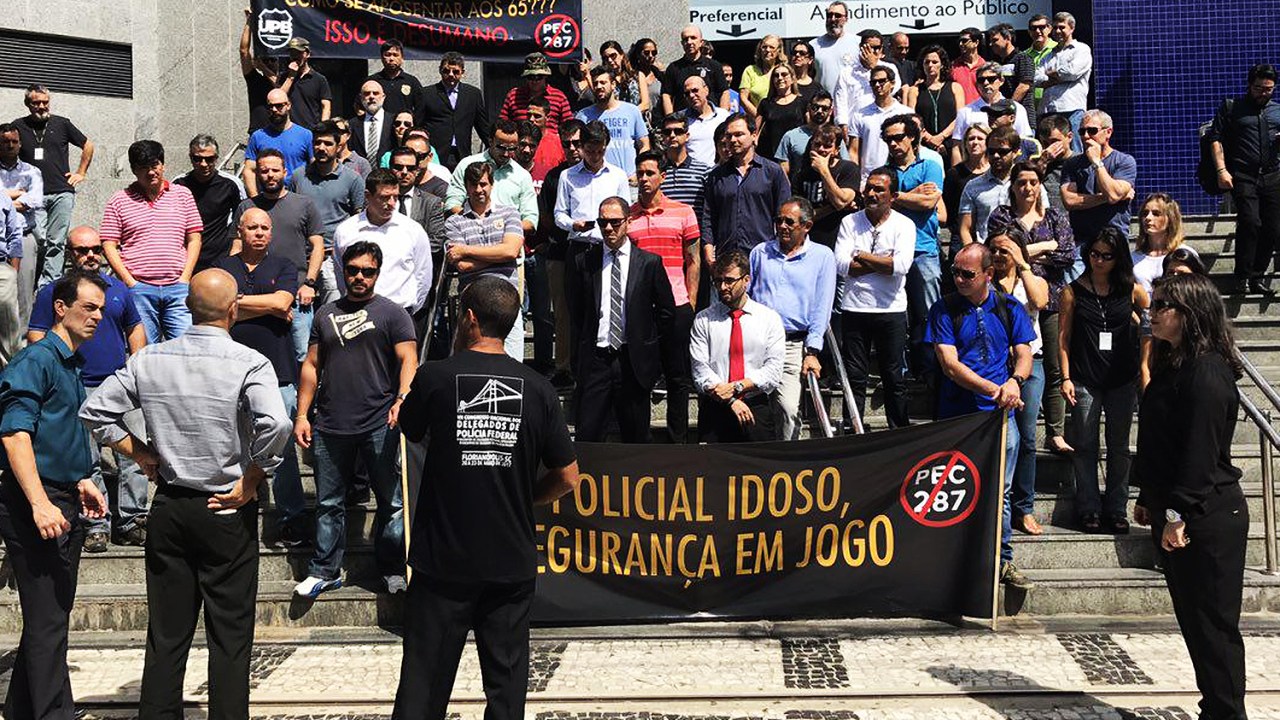 São Paulo - A Polícia Federal decidiu entrar em estado de alerta contra a reforma da Previdência - 05/05/2017