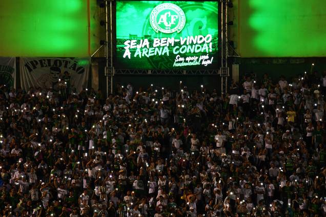 Cerimônia de homenagem feita antes de Chapecoense x Atlético Nacional, na Arena Condá, em Chapecó Cerimônia de homenagem feita antes de Chapecoense x Atlético Nacional, na Arena Condá, em Chapecó