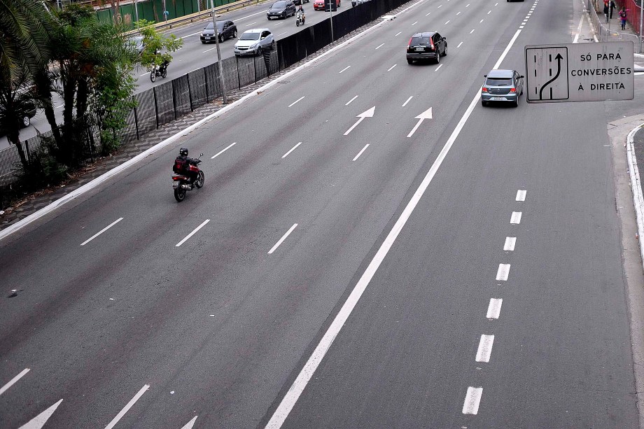 Radial Leste em São Paulo tem tráfego muito abaixo do normal durante greve geral convocada por sindicatos e movimentos sociais - 28/04/2017
Foto Reinaldo Canato / Veja.Com