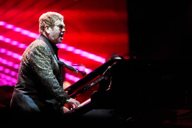 O cantor britânico Elton John se apresenta no Allianz Parque, na zona oeste de São Paulo - 06/04/2017