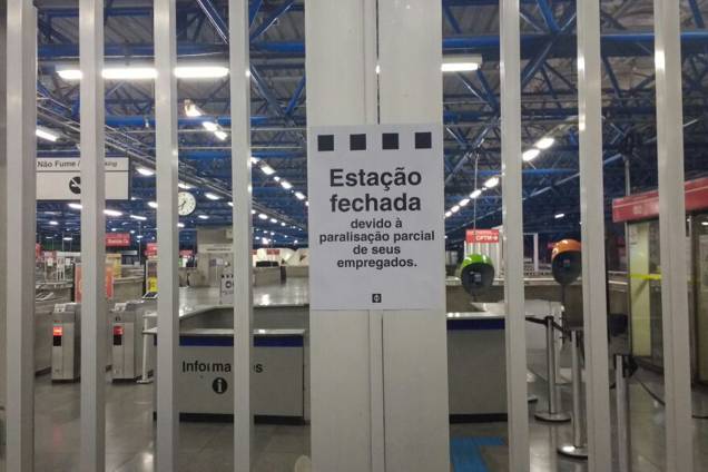 Terminal Barra Funda, na Zona Oeste de São Paulo, fechado com as paralisações desta sexta-feira - 28/04/2017 Terminal Barra Funda, na Zona Oeste de São Paulo, fechado com as paralisações desta sexta-feira - 28/04/2017