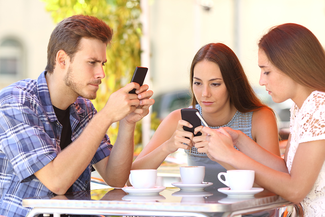 Nomofobia: a dependência do telefone celular. Este é o seu caso? | VEJA