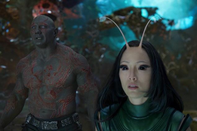 Drax (Dave Bautista) e Nebula (Karen Gillian) em Os Guardiões da Galáxia 2