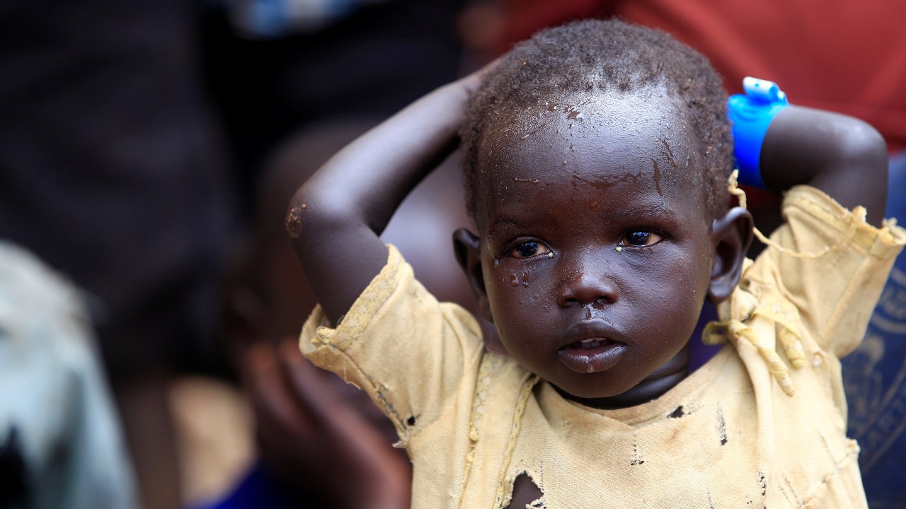 Imagens do dia - Deslocados do Sudão do Sul chegam à fronteira com Uganda