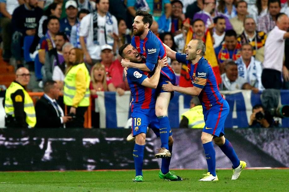 Lionel Messi, do Barcelona, celebra gol contra o Real Madri durante jogo pela Liga Espanhola no estádio Santiago Bernabeu, em Madri, Espanha - 23/04/2017