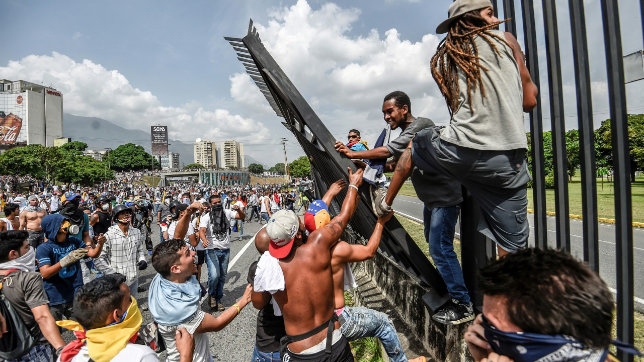 Protestos contra Nicolás Maduro em Caracas