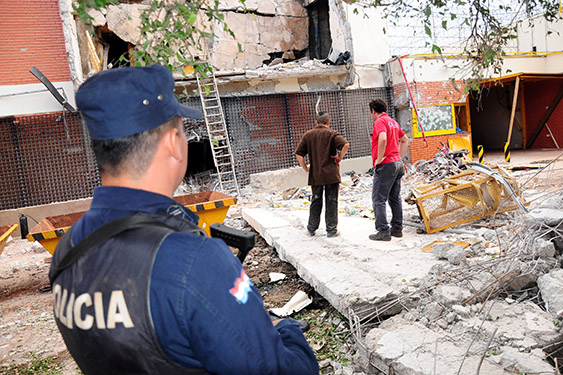 Polícia inspeciona sede da Prosegur em Ciudad del Este, após um assalto