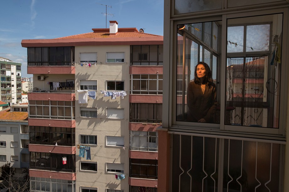 Loris Rodriguez em conjunto habitacional em região periférica de Lisboa