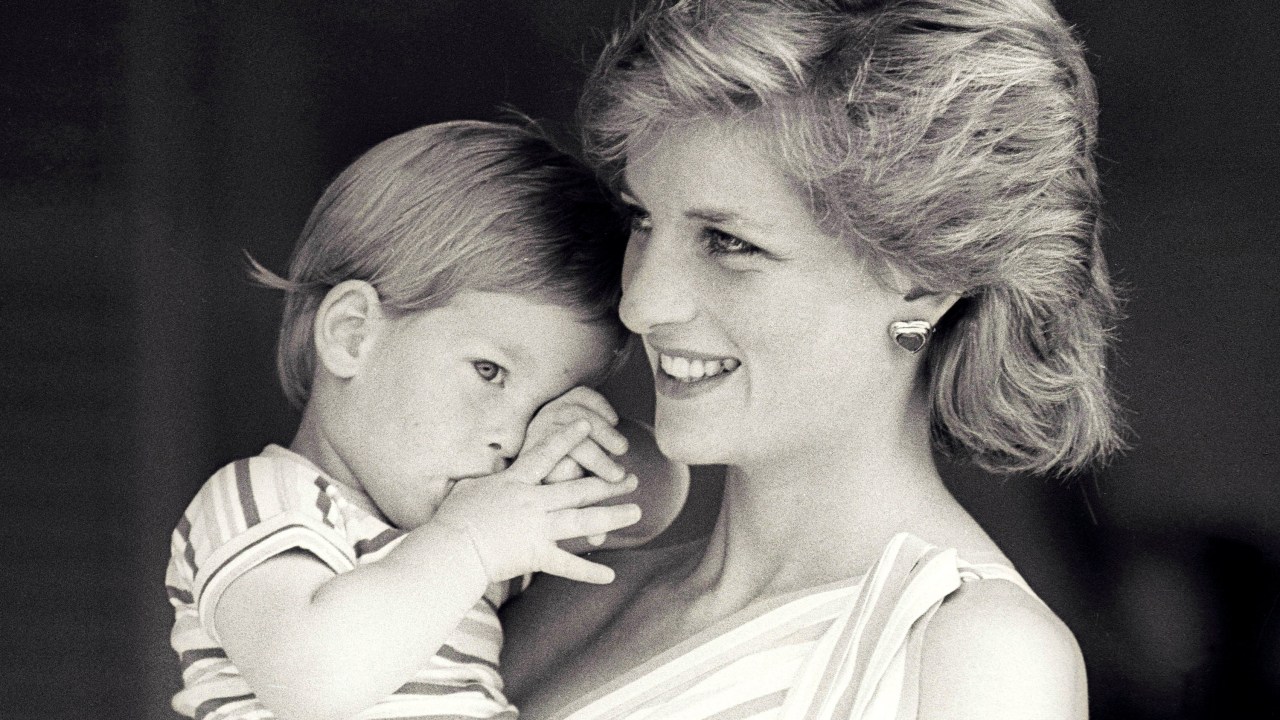 Princesa Diana com seu filho Harry