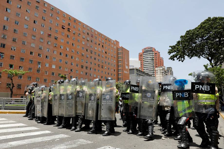 Polícia venezuelana reprime manifestações da oposição em Caracas