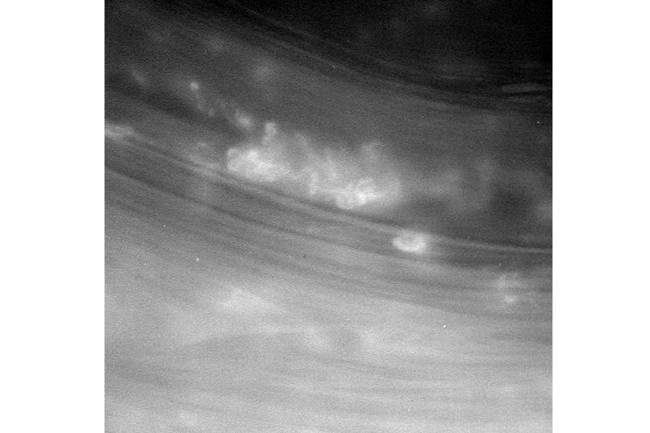 Imagem de Saturno enviadas da sonda Cassini