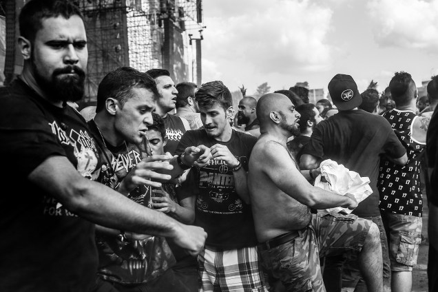 Fãs durante a segunda edição do Maximus Festival São Paulo, no autódromo de Interlagos, zona sul da cidade e reúne as principais bandas nacionais e internacionais do cenário do rock mundial. Esta edição traz como atração principal a banda americana Linkin Park - 13/05/2017