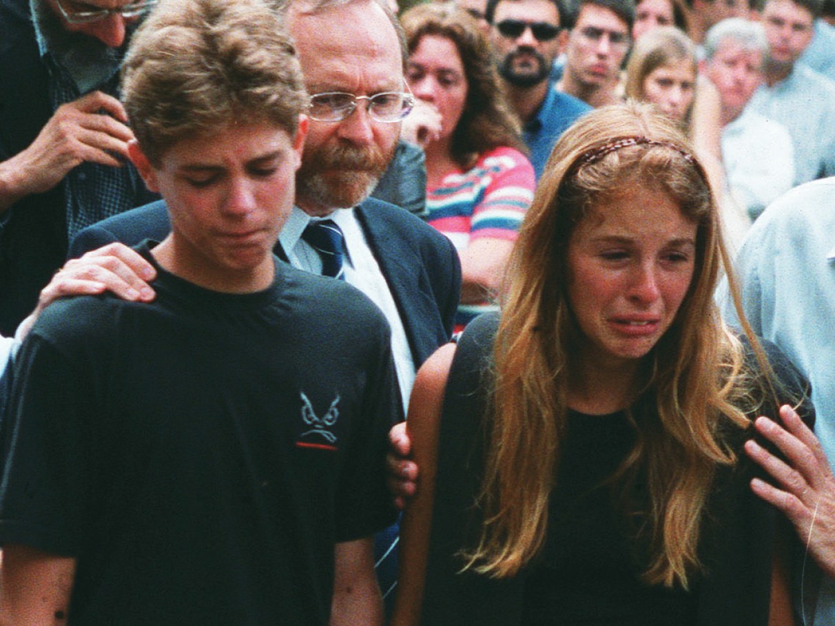 Irmão de Suzane vivia longe dos holofotes e cogitou deixar o país | VEJA