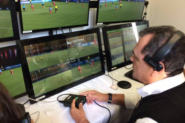 CBF testa árbitro de vídeo que será utilizado pela primeira vez