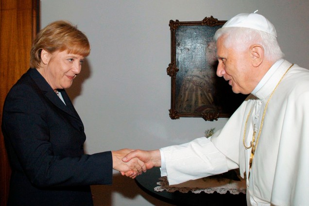 A chanceler alemã, Angela Merkel, durante encontro com o Papa Bento XVI, na Alemanha - 20/08/2005