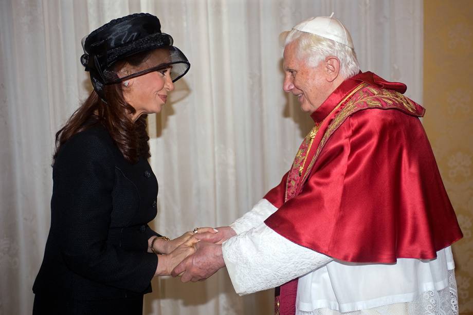 A presidente da Argentina, Cristina Kirchner, durante audiência com o Papa Bento XVI, no Vaticano - 28/11/2009