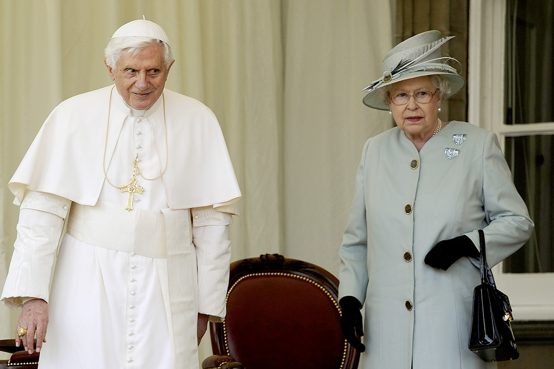 A rainha Elizabeth durante encontro com o Papa Bento XVI, no Reino Unido - 16/09/2010
