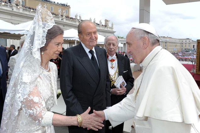 A rainha Sofia durante encontro o Papa Francisco, no Vaticano - 27/04/2014