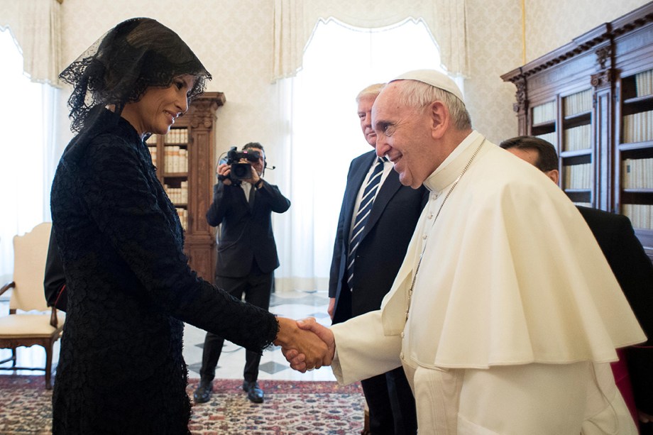 A primeira-dama dos EUA, Melania Trump, durante audência com o Papa Francisco, no Vaticano - 24/05/2017