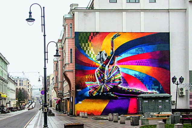 Grafite "A Bailarina", do grafiteiro Eduardo Kobra, em Moscou.