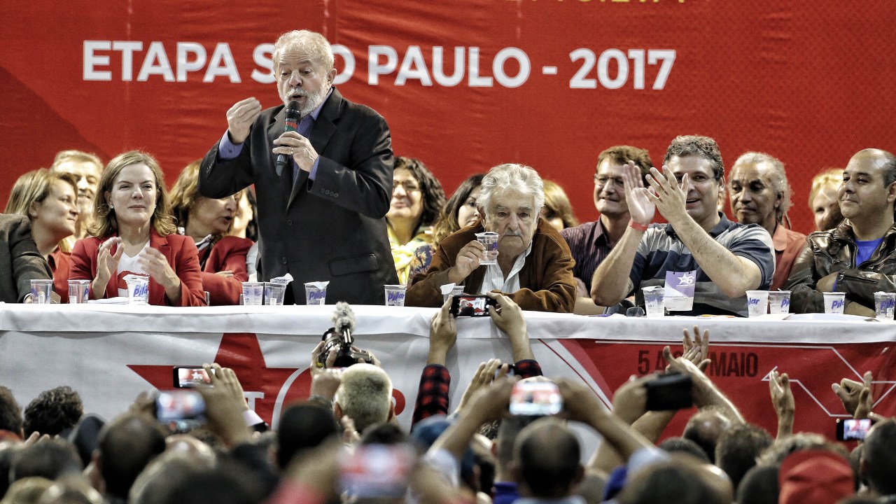 Lula participa de congresso do PT em São Paulo