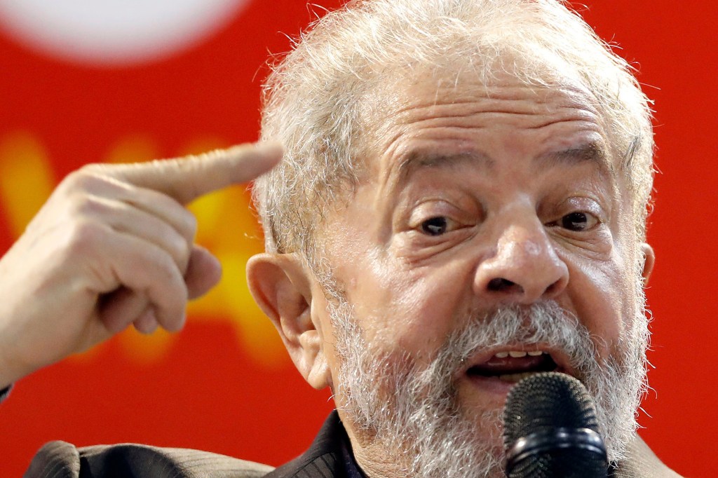 Lula faz pronunciamento após condenação por Sergio Moro