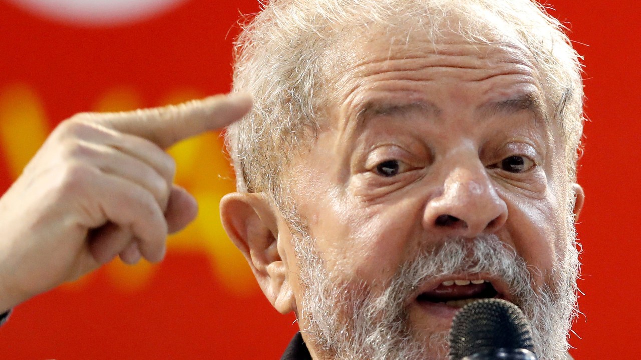 Lula faz pronunciamento após condenação por Sergio Moro