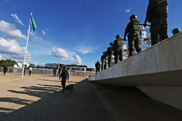 Militares são convocados para reforçar a segurança no Palácio do Planalto após protestos em Brasília (DF) - 24/05/2017