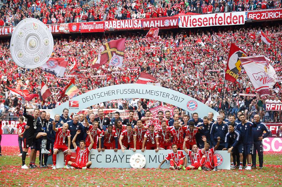Bayern de Munique comemora vitória contra o SC Freiburg e vencem o Campeonato Alemão