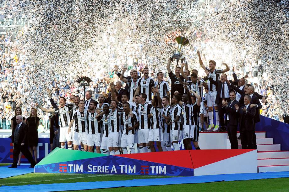 Juventus comemora vitória contra Crotone, garantindo primeiro lugar no Campeonato Italiano