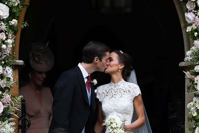 Pippa Middleton, irmã de Kate Middleton, e seu marido, James MAatthews, após cerimônia de casamento