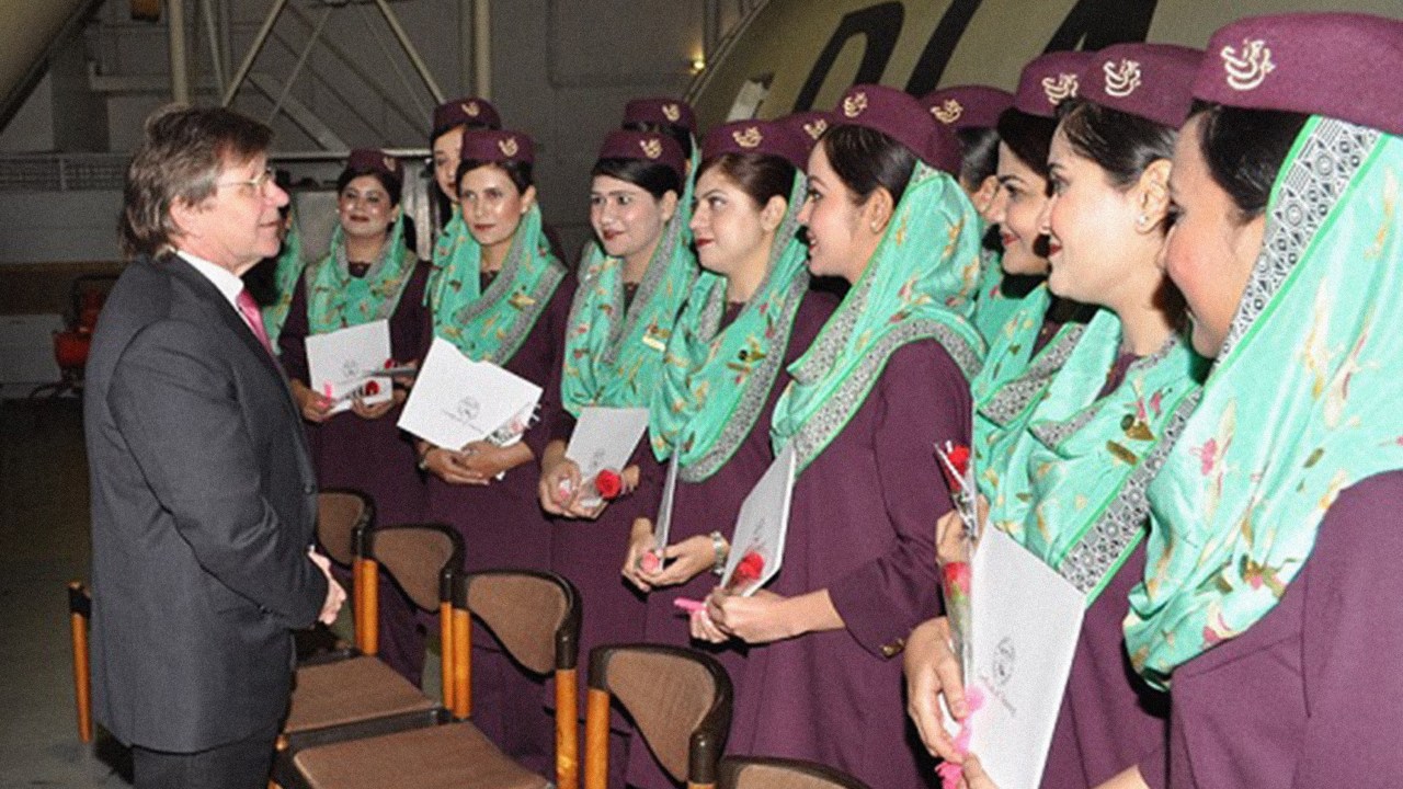 Comissárias de bordo da Pakistan International Airlines