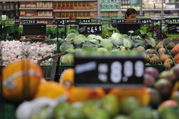 Compras em supermercado  – Legumes