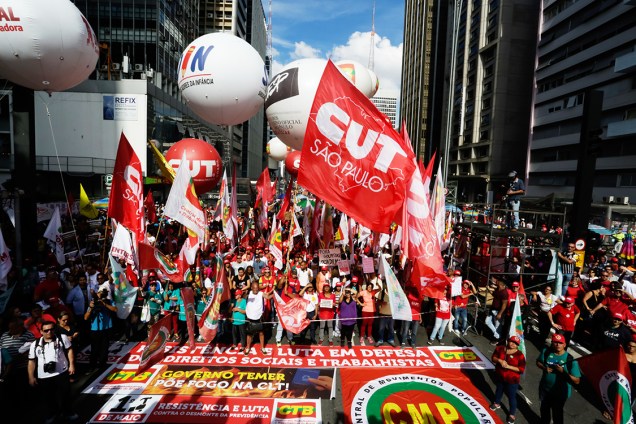 Ato político na Avenida Paulista em comemoração ao dia do Trabalhador, em São Paulo