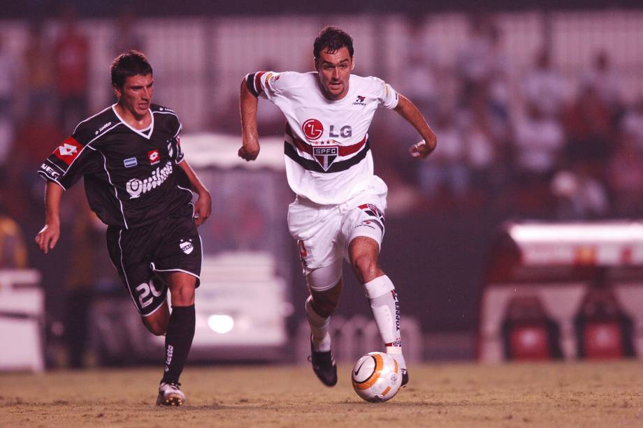 Danilo, do São Paulo durante jogo contra o Quilmes, válido pela Copa Libertadores de 2005