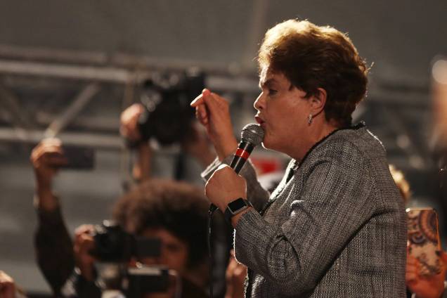 A ex-presidente Dilma faz discurso após o Depoimento de Lula ao juiz Sérgio Moro