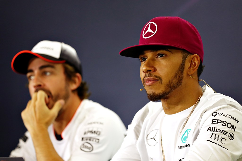 Lewis Hamilton e Fernando Alonso: após acidente, o piloto espanhol não poupou críticas ao heptacampeão