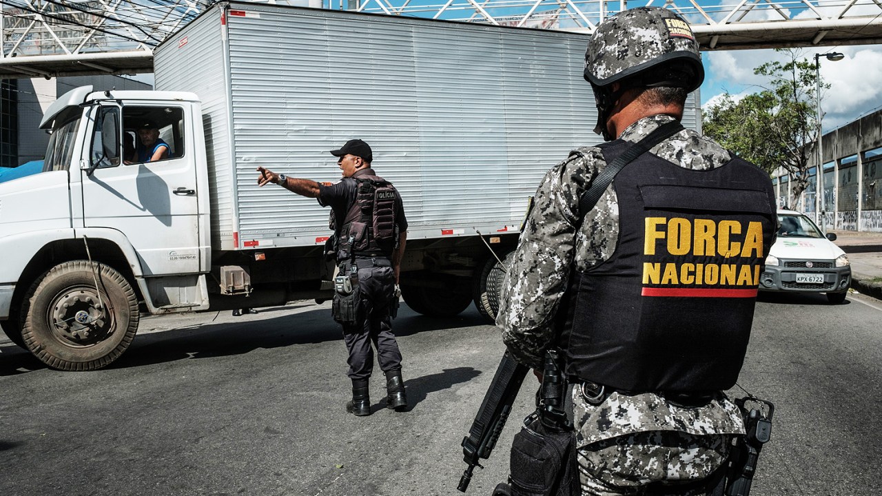 Agentes da Força Nacional reforçam a segurança no Rio de Janeiro (RJ) - 15/05/2017